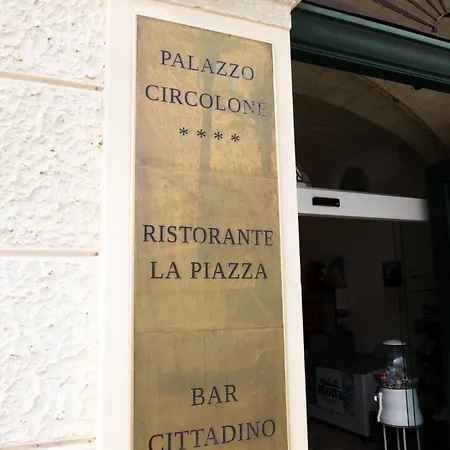 Palazzo Circolone Szálloda 4*
