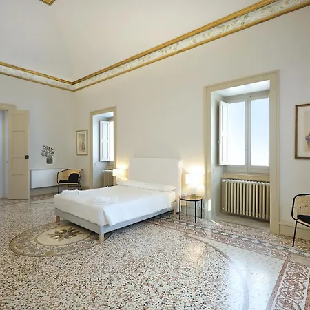 Palazzo Circolone 4* Поджардо