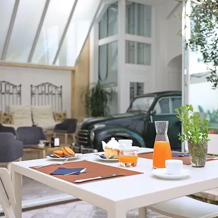 Palazzo Circolone 4* 포자르도