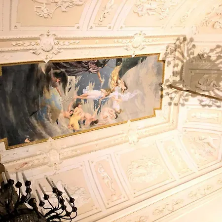 Palazzo Circolone 4* Poggiardo