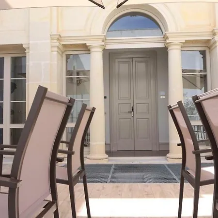 Palazzo Circolone 4* 포자르도